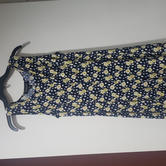 Dress - Picture 6 of 16